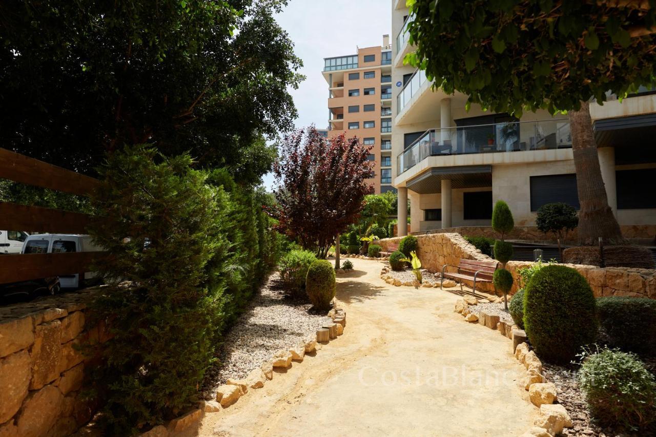 Luxurious, Newly-Renovated Large 2-Bedroom Condo By The Beach Benidorm Ngoại thất bức ảnh