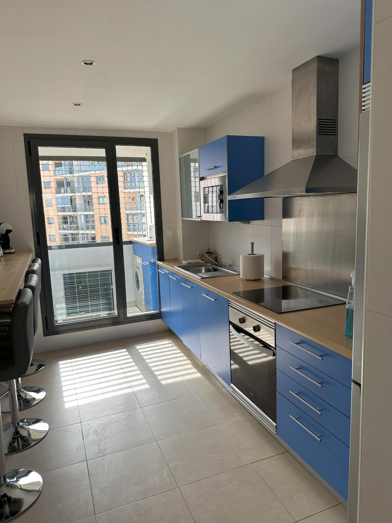 Luxurious, Newly-Renovated Large 2-Bedroom Condo By The Beach Benidorm Ngoại thất bức ảnh