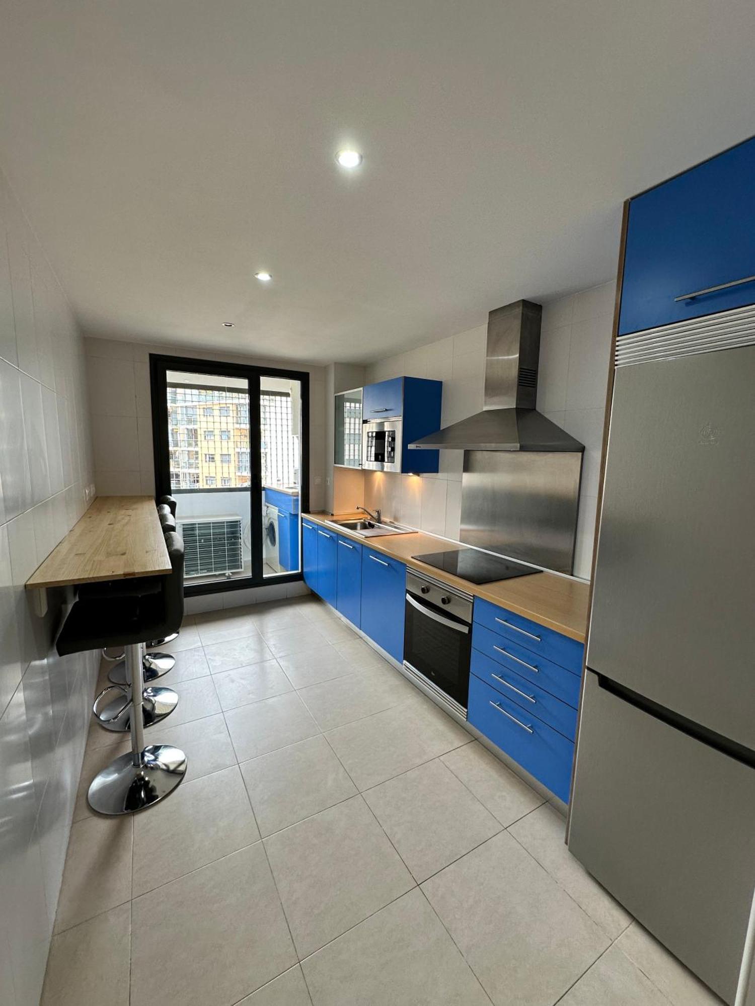 Luxurious, Newly-Renovated Large 2-Bedroom Condo By The Beach Benidorm Ngoại thất bức ảnh