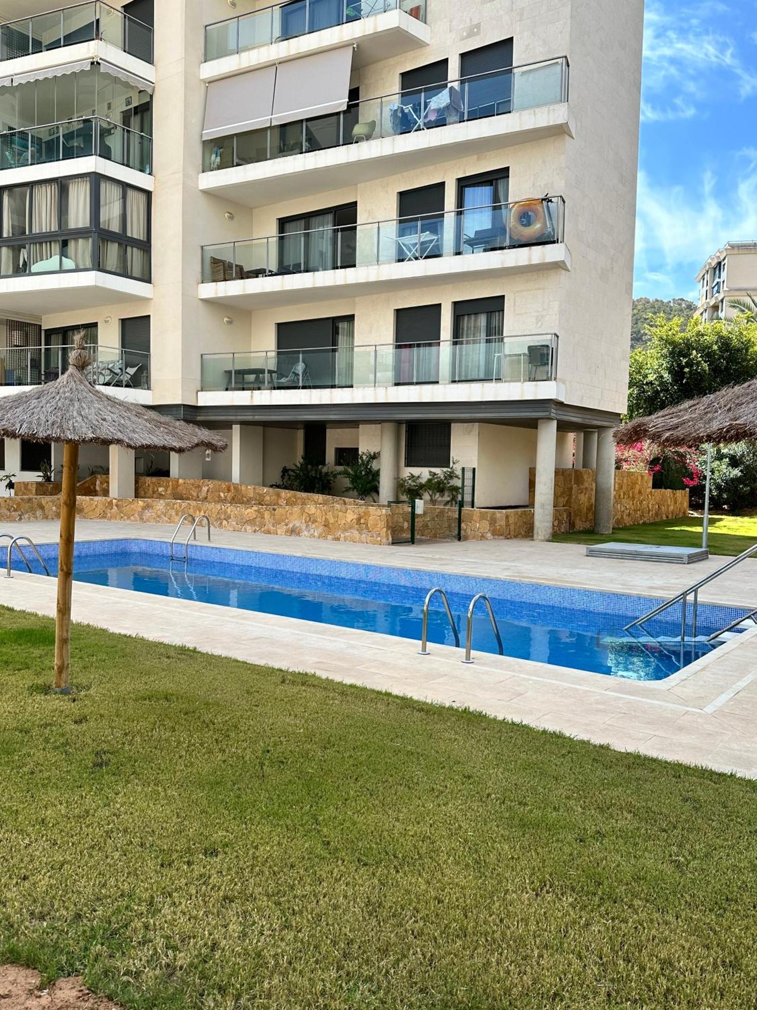 Luxurious, Newly-Renovated Large 2-Bedroom Condo By The Beach Benidorm Ngoại thất bức ảnh